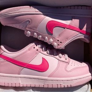 Pink dunks never worn
